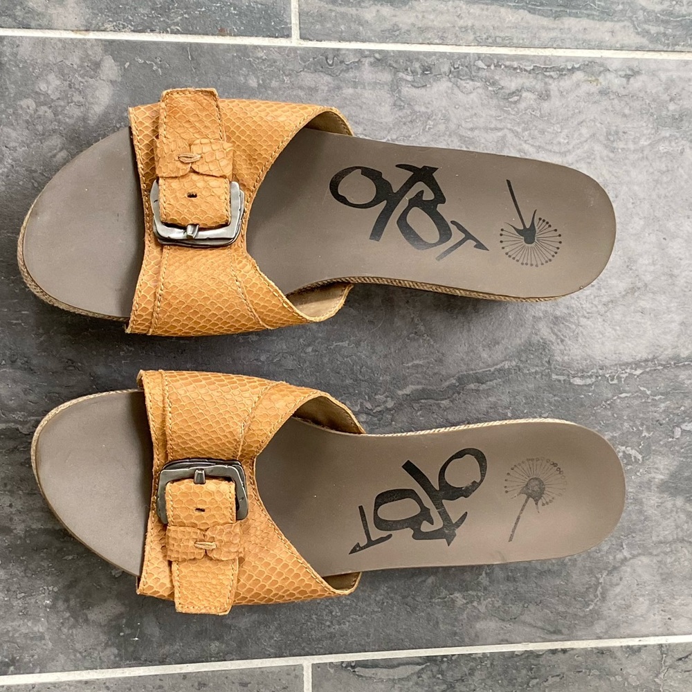 OTBT wedge sandals